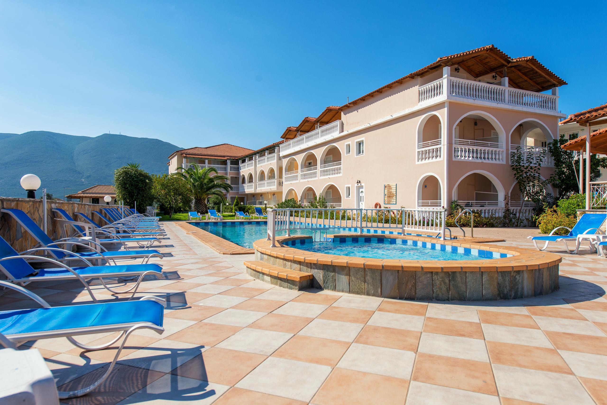 Hotel Plessas Palace Alykanas  Buitenkant foto